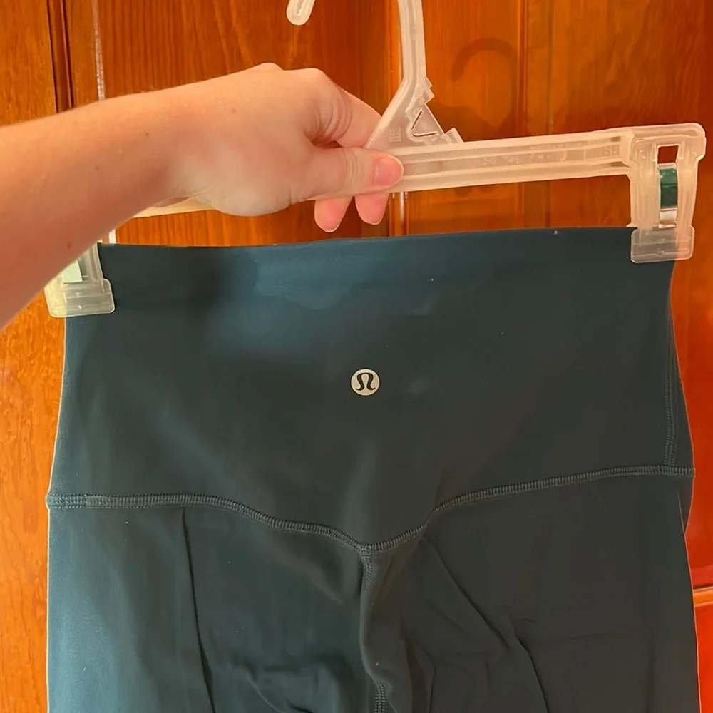 Lululemon - Picture 1 of 4